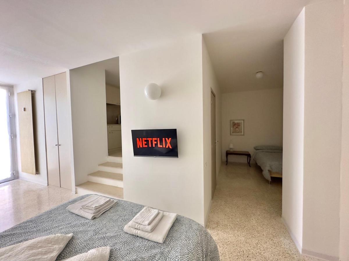 Minimal Apartment Navigli ミラノ エクステリア 写真